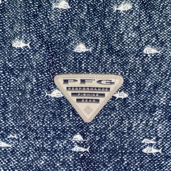 Columbia PFG button down shirt. Size large - Picture 5 of 6